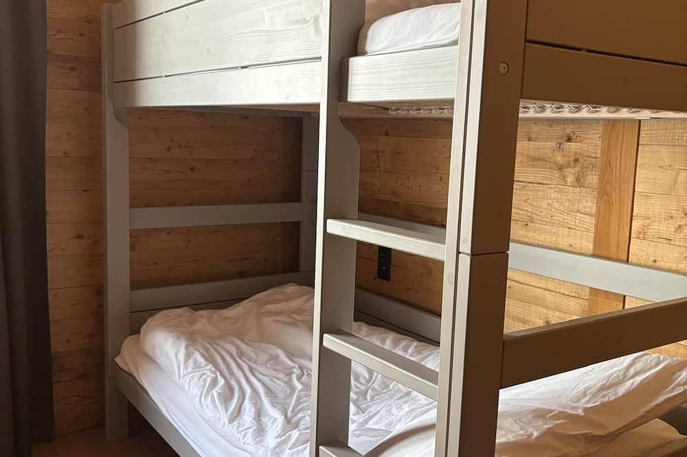 Ganze Wohnung, 2-bedroom apartment in serene Andermatt perfect for your getaway, with pool in Andermatt, Skiarena Andermatt-Sedrun