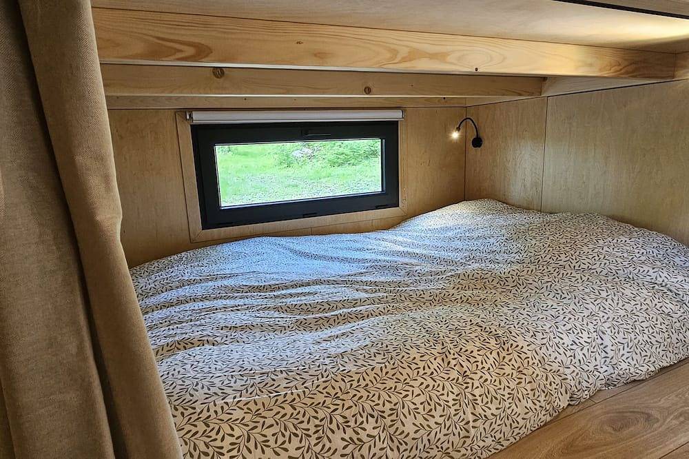 Tiny House La Clairière Au Cœur de la Forêt ! in Sonchamp, Parque natural regional del Alto Valle de Chevreuse