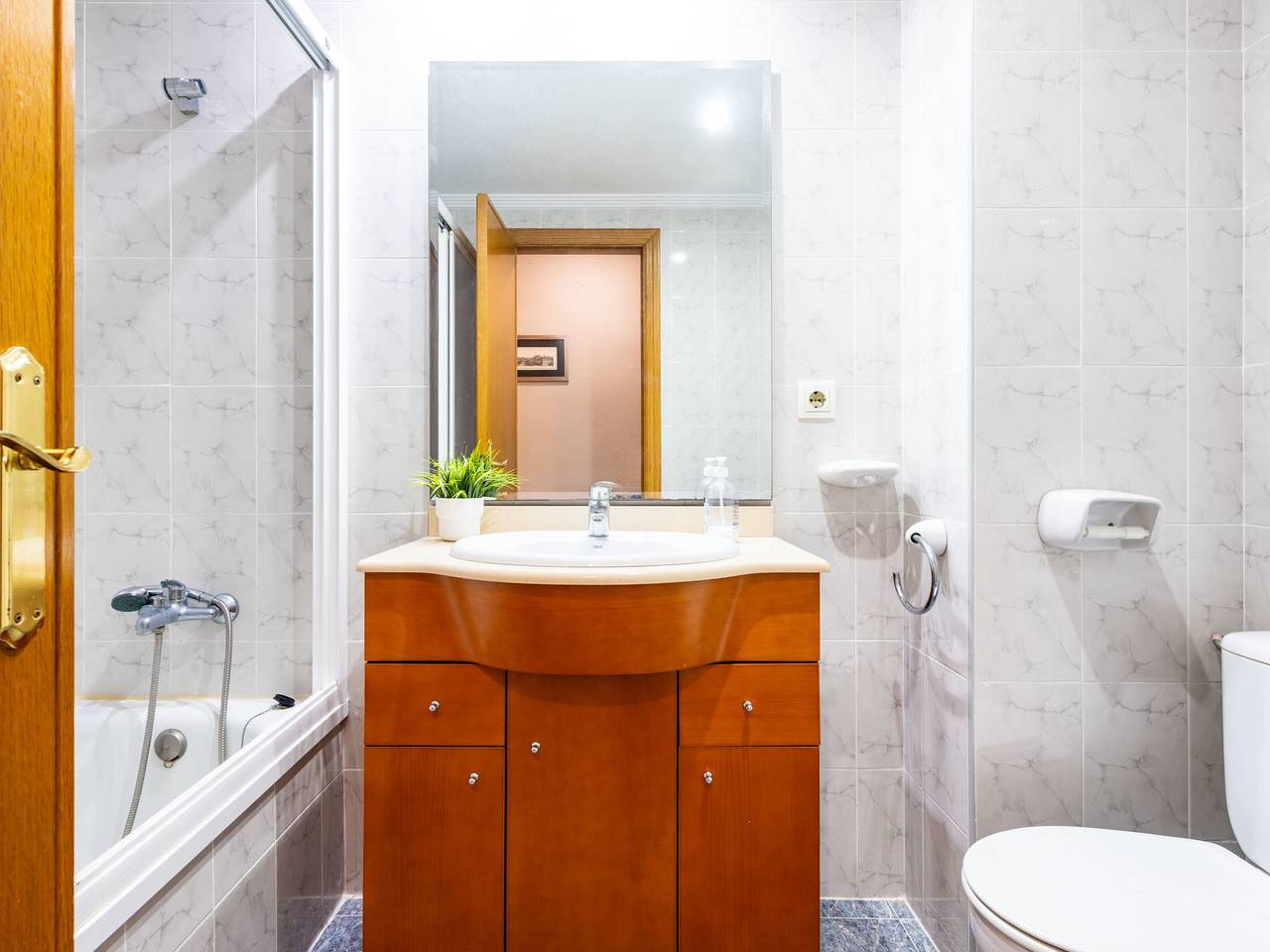 Entire apartment, Playa Patacona in Patacona, Alboraya