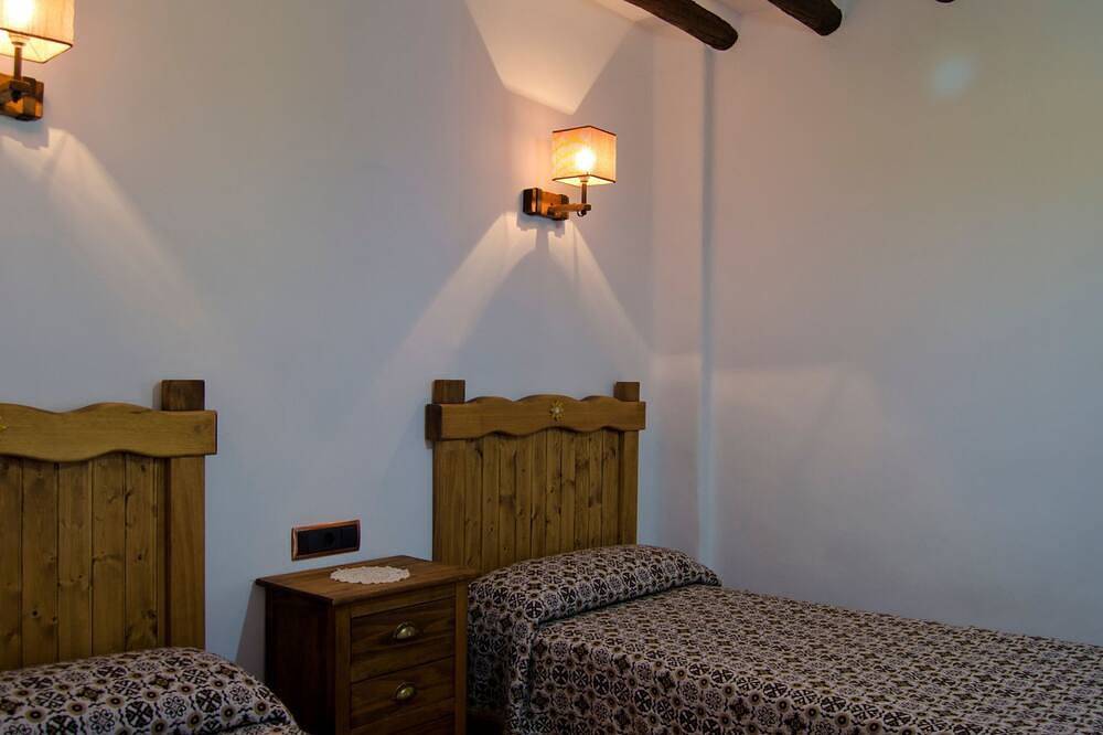 Gemütliches Haus in einer Anlage mit Garten und Schwimmbad. in Válor, Provincia de Granada