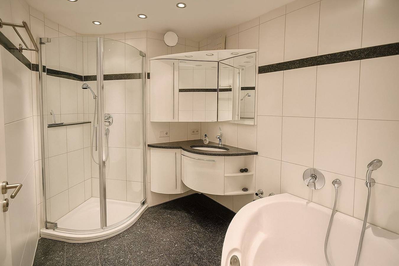 Ganze Wohnung, Ferienwohnung Exclusive Maisonette nah am See in Friedrichshafen, Region Bodensee-Oberschwaben
