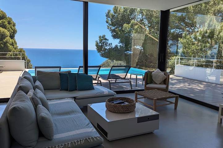 Zeitgenössisches Haus mit atemberaubendem Meerblick und Glasfaseranschluss. in sa Tuna, Begur