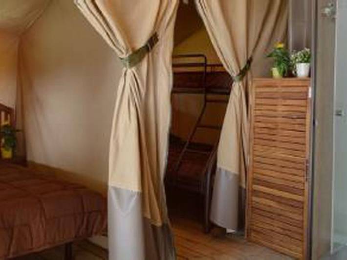 Camping pour 5 personnes, avec terrasse et piscine, animaux acceptés à Bormes-les-Mimosas - 4