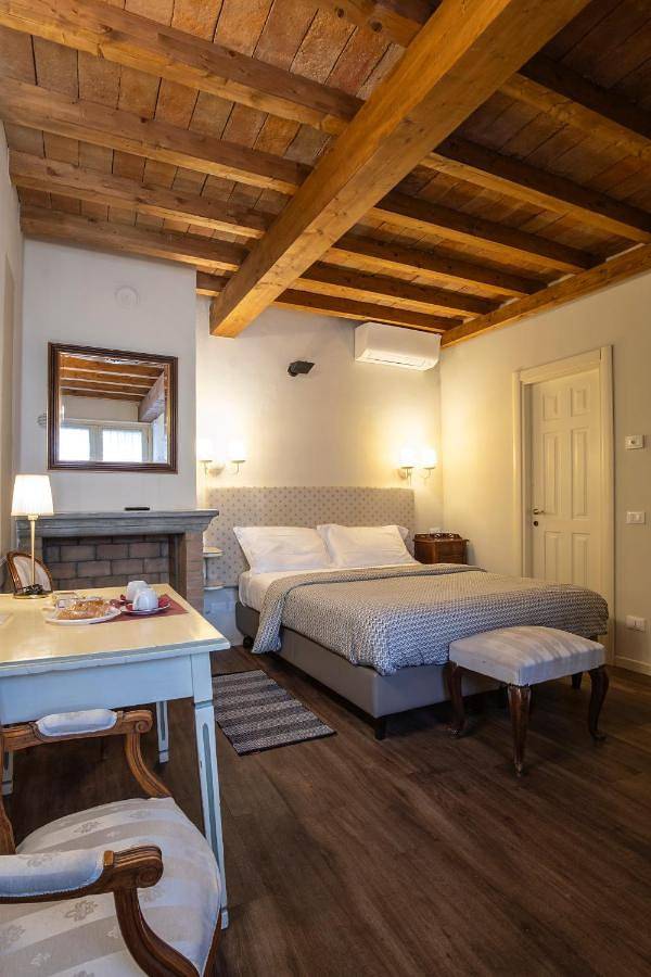 B&b per 2 persone, con panorama e balcone in Piacenza