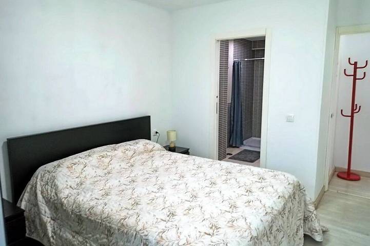 Gîte pour 4 personnes, avec jardin ainsi que terrasse et piscine dans Las Galletas - 3