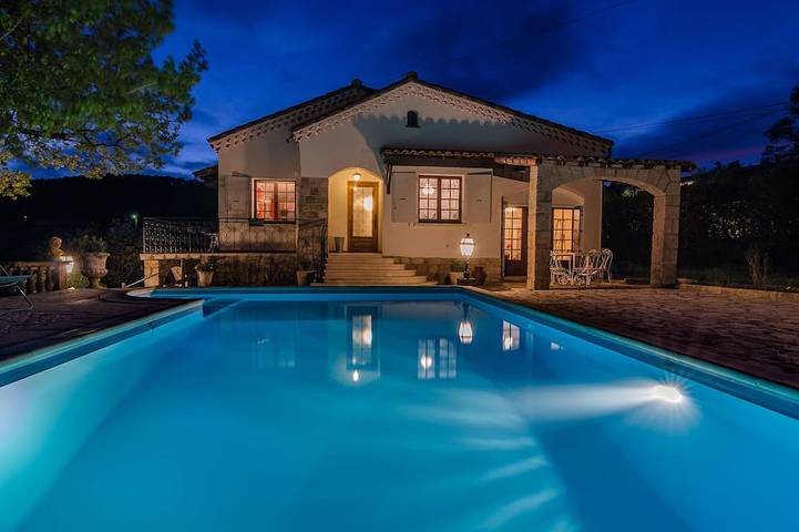 Maison de vacances pour 6 personnes, avec balcon et jardin à Aubenas