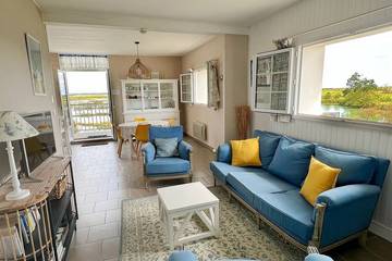 Gîte pour 4 personnes, avec terrasse ainsi que piscine et jardin dans Port De Chatressac