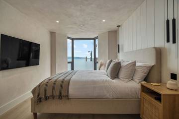 Glamping for 6 People in Swansea region, Photo 2