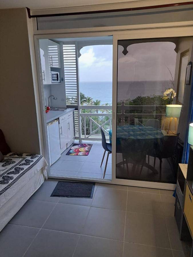 Appart’hôtel pour 3 personnes, avec bassin pour enfant et vue ainsi que piscine et jardin