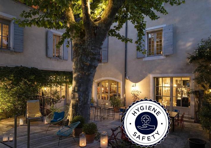 Hôtel pour 2 personnes, avec jardin ainsi que piscine et vue dans Office De Tourisme Du Pays Des Sorgues Et Des Monts De Vaucluse - 2