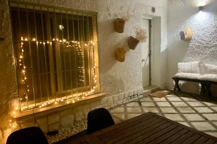 Location de vacances pour 5 personnes, avec terrasse et jardin dans El Palo (Málaga)
