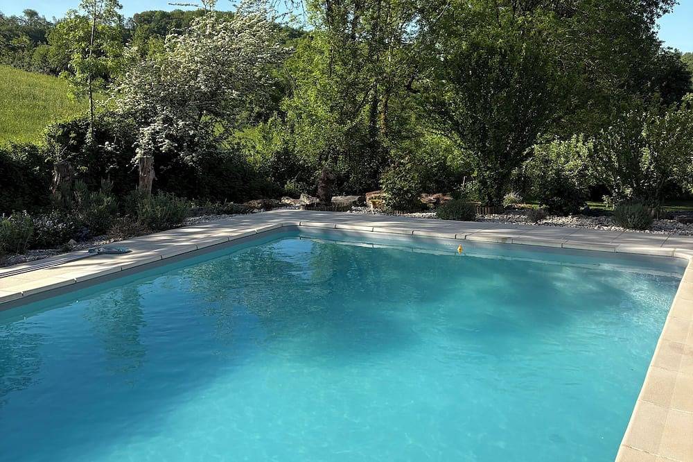 Stylish 1-bed cottage in beautiful countryside - Le Cerisier in Caylus, Tarn-et-Garonne