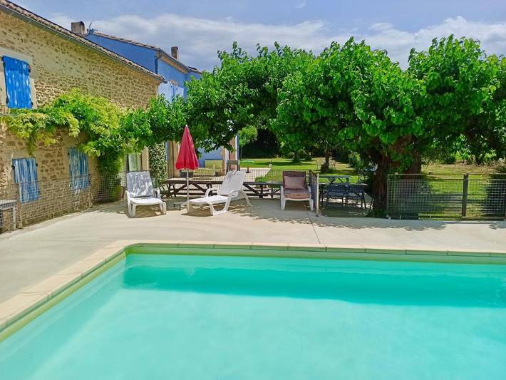 Maison d’hôte pour 4 personnes, avec vue ainsi que jardin et piscine