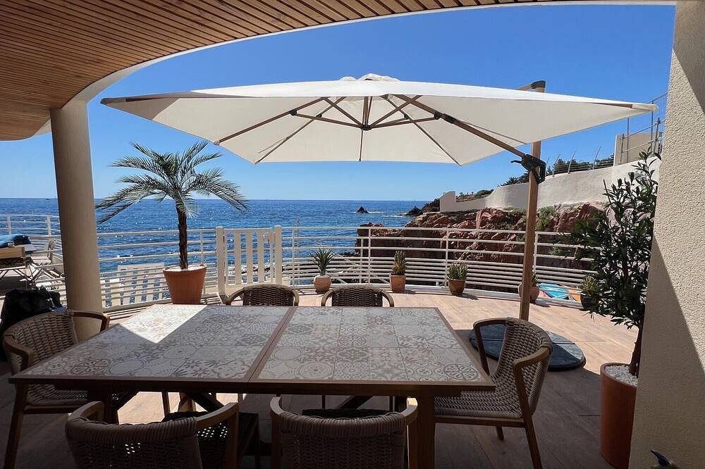 Apartamento entero, Appt. 140 m² Cannes -la Napoule- Saint Raphael Front de mer - 2 rooms 6 pers. in Le Trayas, Massif de l'Esterel