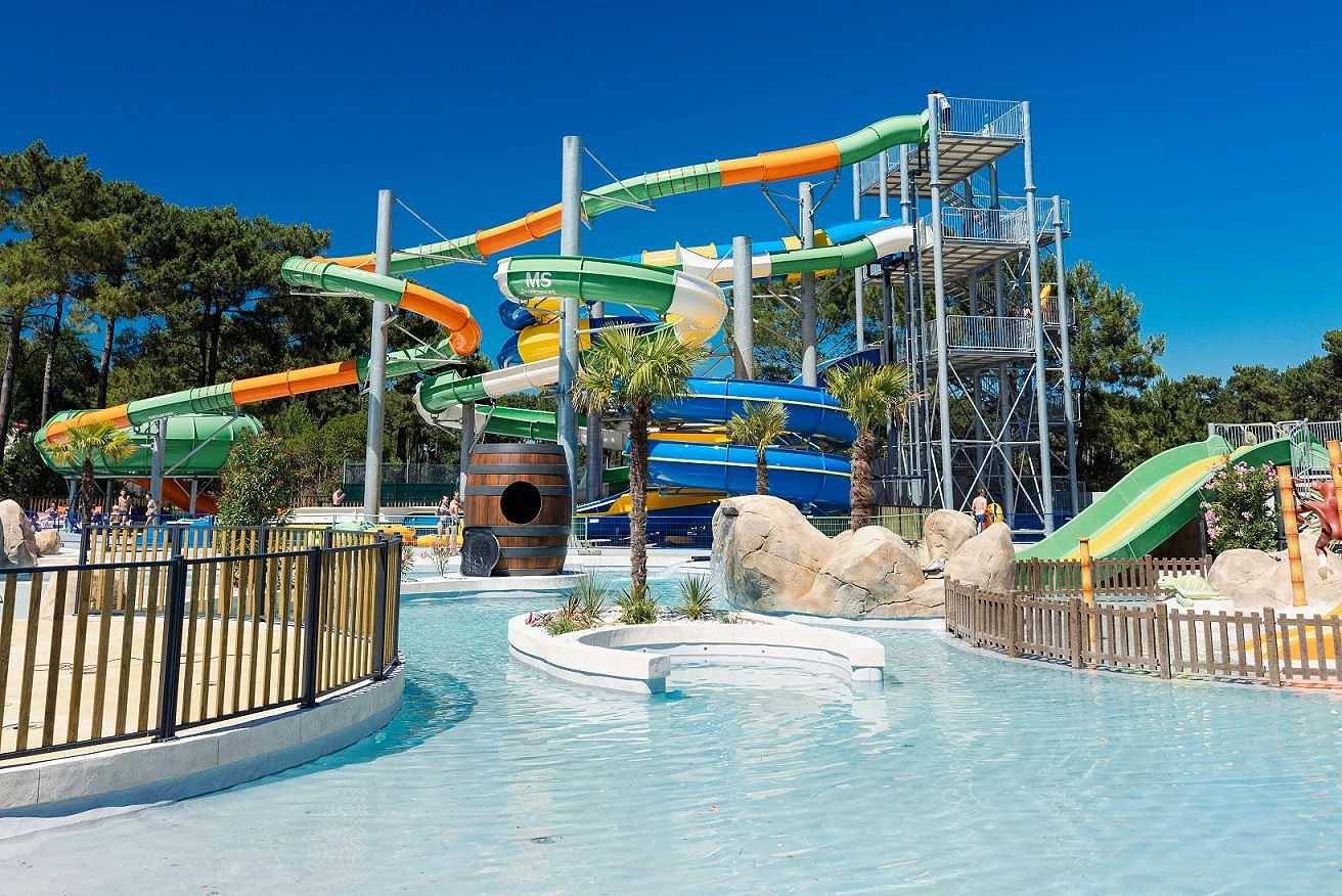 Camping 4 étoiles - Parc aquatique - eeibec in Vendays-Montalivet, Lesparre-Médoc und Umgebung