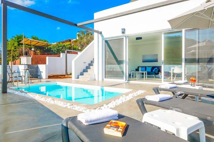 Villa für 4 Personen, mit Terrasse und Pool - 1