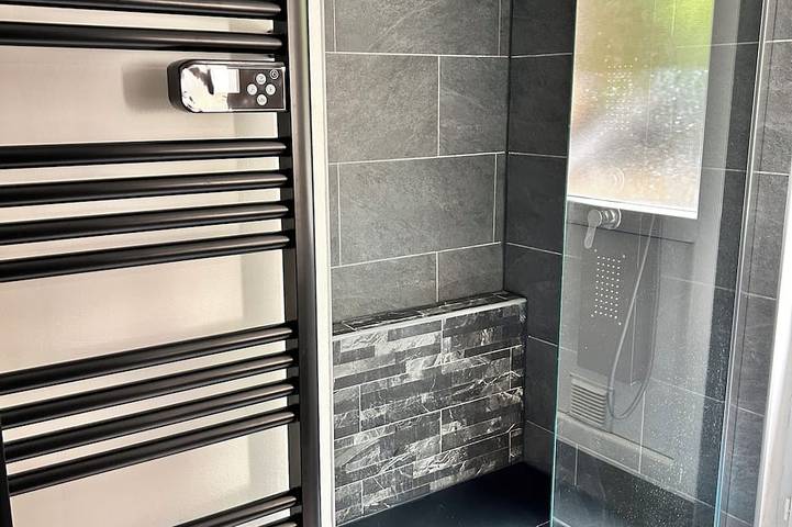 Appartement entier, Logement calme face à la forêt  à 10 min de l'aéroport d'Orly proche Paris in Athis-Mons, Essonne