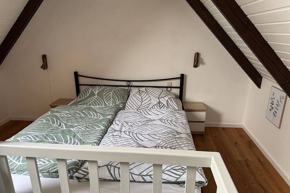 Ganze Wohnung, Ferienwohnung Queller - Schöne Maisonette mit Balkon in Friedrichskoog-Spitze, Friedrichskoog