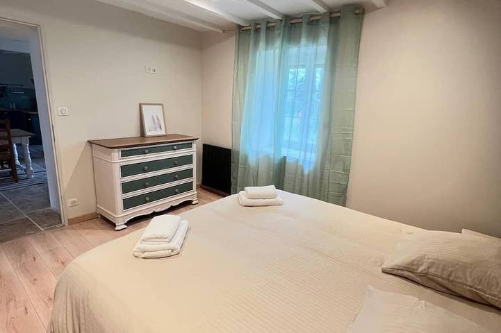 Location de vacances pour 3 personnes, avec piscine et jacuzzi à Saint-Bénigne - 3