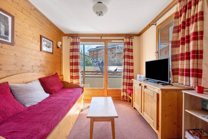 Appartement de vacances pour 6 personnes, avec sauna et balcon ainsi que jardin et bassin pour enfant, adapté aux familles dans Val-Cenis