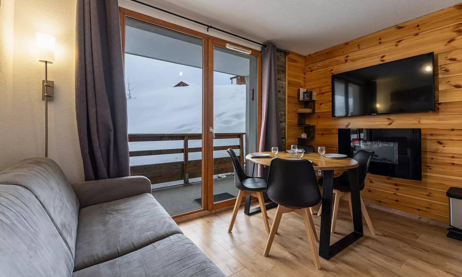 Appartement entier, 2 pièces tranquille en bordure des mélèzes in Les Orres, Parc national des Écrins