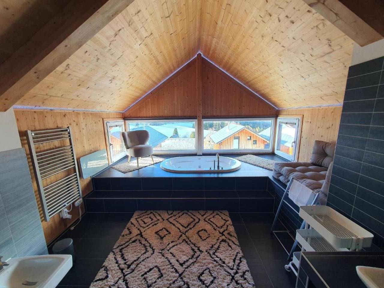 Alpenchalet an der Piste mit Sauna und Hot Tub in Rottenmanner und Wölzer Tauern, Hohentauern