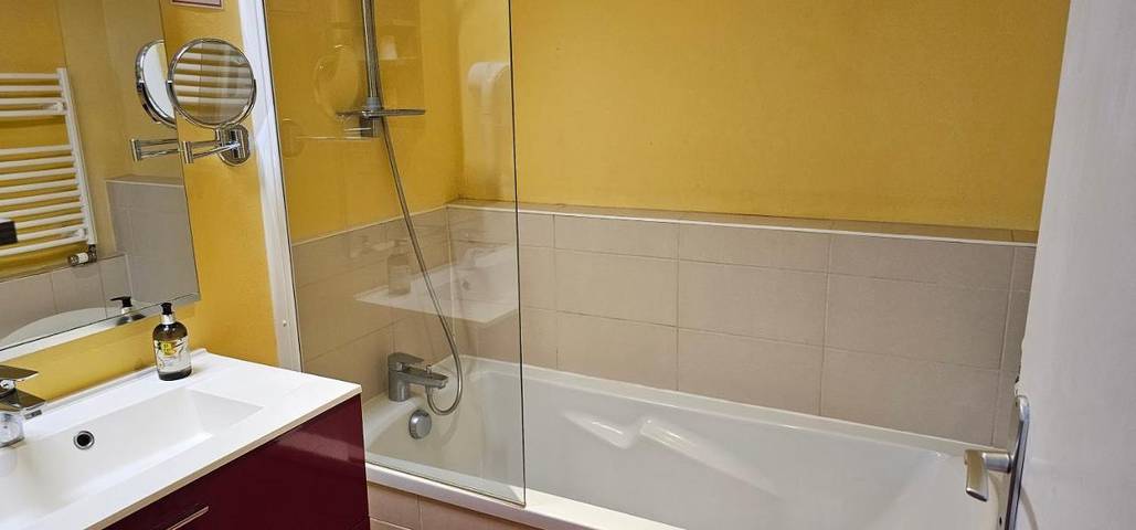 Hôtel pour 5 personnes, avec terrasse, animaux acceptés à Cour-Cheverny - 2