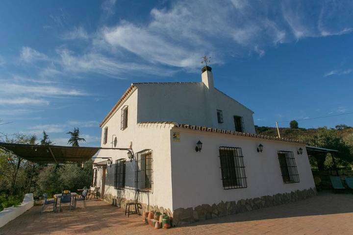 Apartamento para 13 personas, con Balcón y Terraza además de Jardín y Piscina en Pizarra