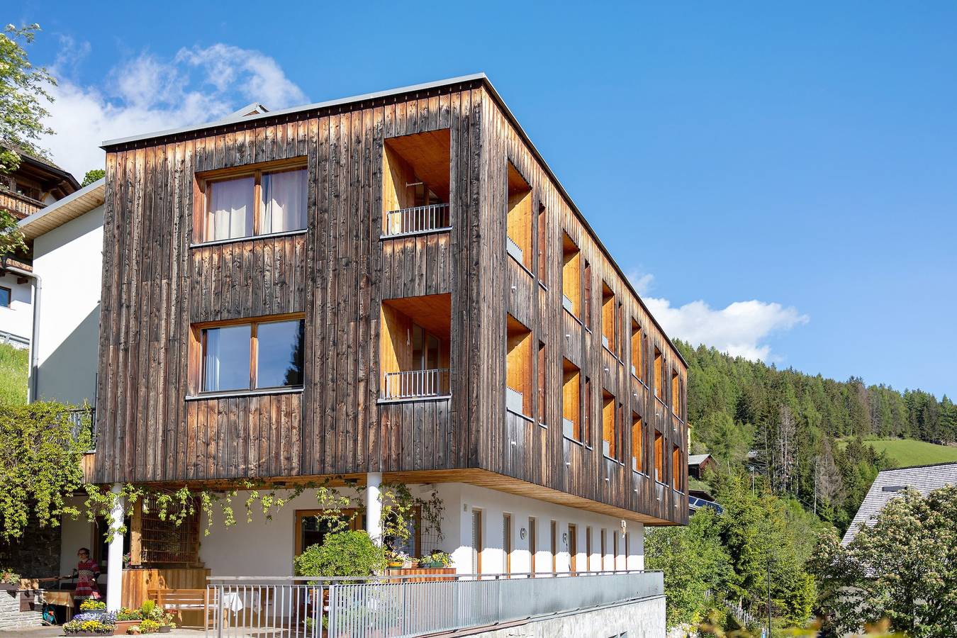 Ganze Wohnung, Ferienwohnung 'B' mit Bergblick, Balkon und Wlan in Rina, Enneberg