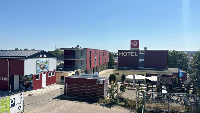 Hotel für 2 Personen, mit Terrasse und Garten in Langenau - 4