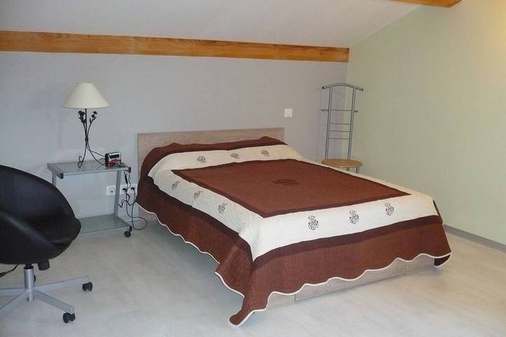 Location de vacances pour 6 personnes, avec balcon et jardin à Verrières-en-Forez - 3