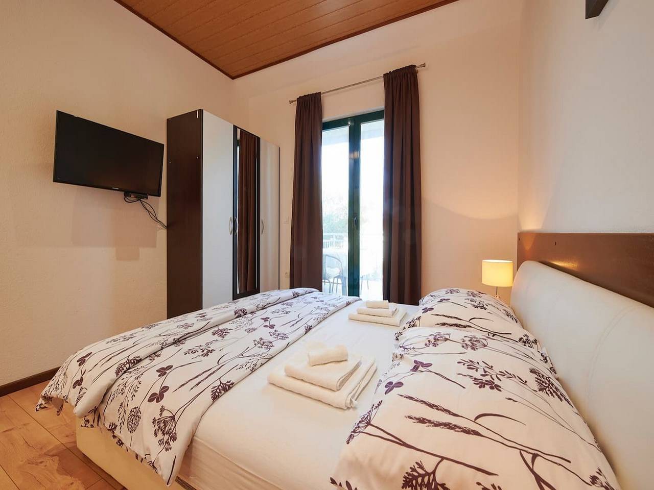 Ganze Wohnung, Ferienwohnung für 4 Personen mit Garten in Kastel Stafilic, Kaštela