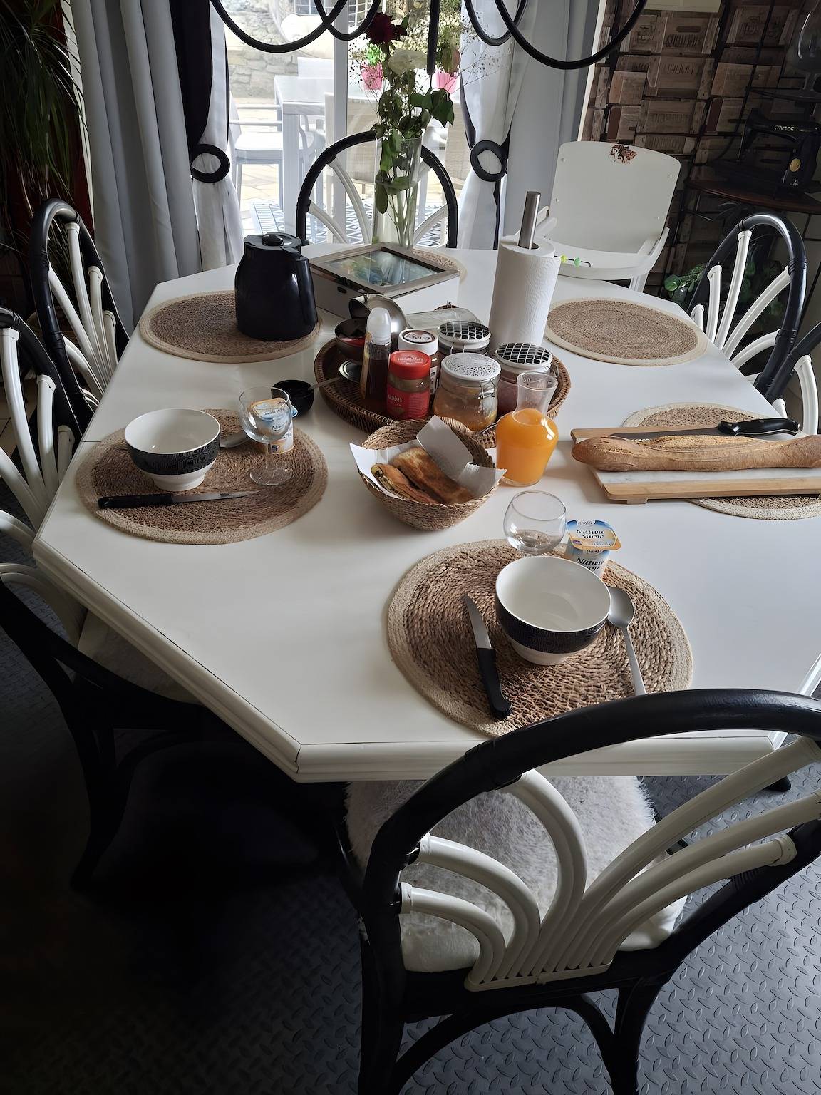 Chambre d’hôtes 3 personnes avec terrasse privée, jardin privé et Wi-Fi in Plougourvest, Région de Morlaix