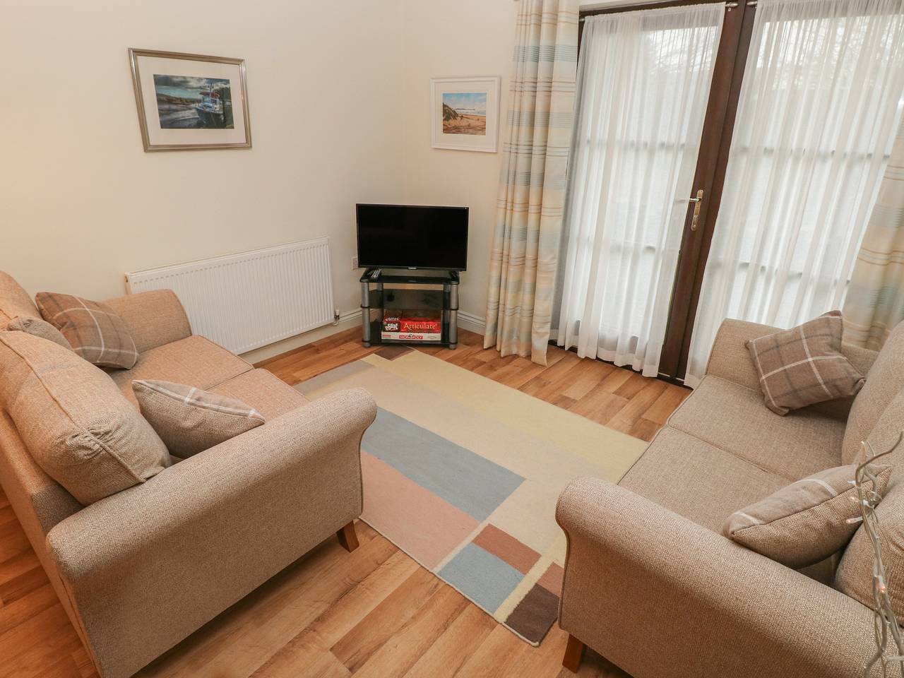 Entire apartment, 2 Chandlers Yard in Burry Port, Carmarthenshire