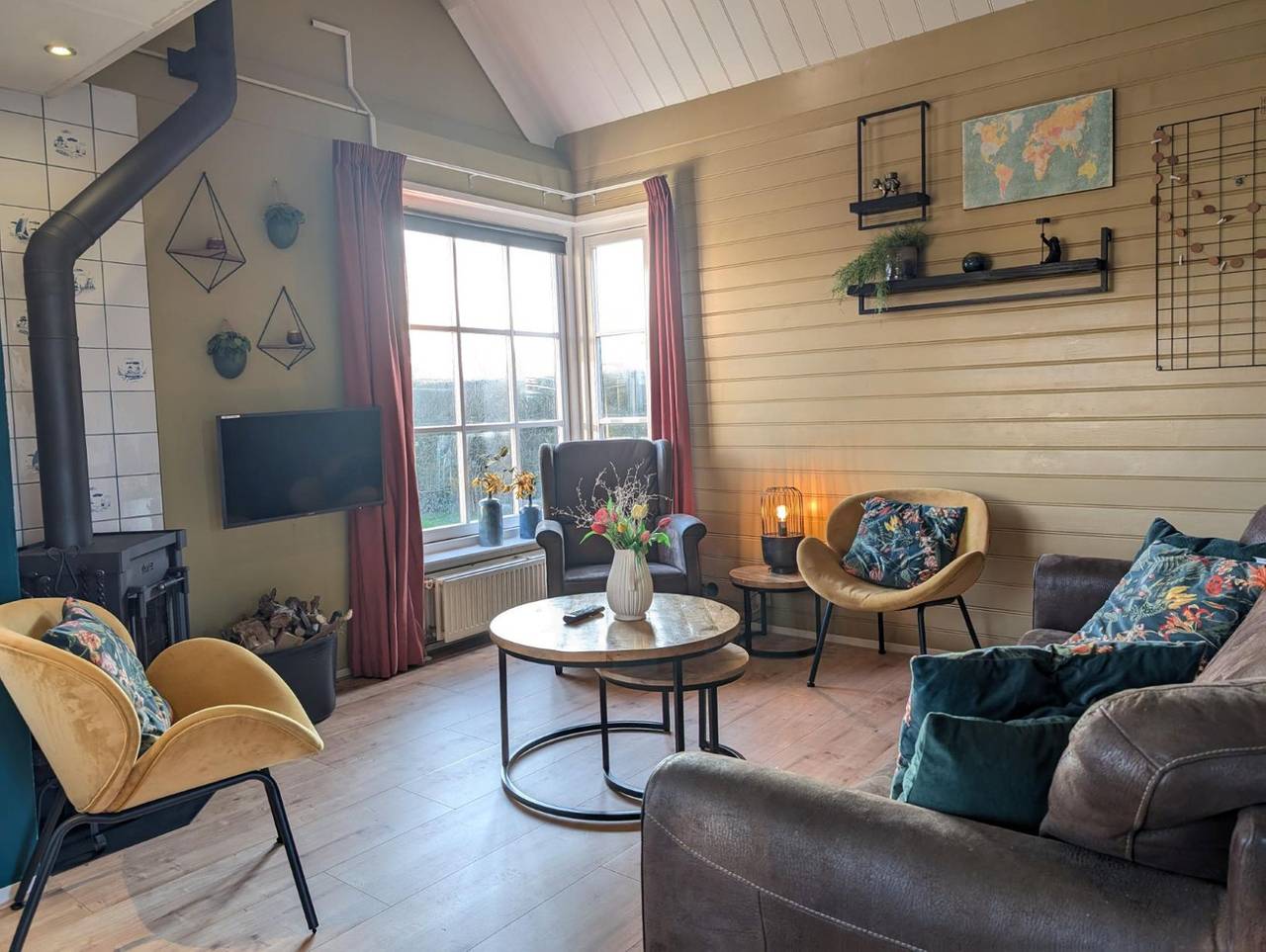 Ruhiges Ferienhaus für 6 Personen mit umzäuntem Garten und Holzofen Nähe der Nordseeküste in Niederländische Nordsee