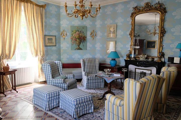 Location de vacances pour 12 personnes, avec balcon ainsi que piscine et jardin à Saint-Guiraud