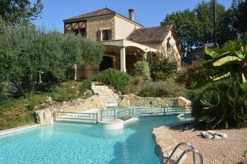 Cottage pour 14 personnes, avec piscine et jardin ainsi que terrasse et vue à Mauzens-et-Miremont