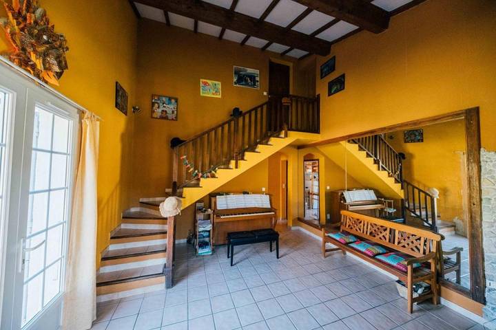 Gîte pour 2 personnes, avec vue ainsi que piscine et jardin, animaux acceptés à Châteaudouble - 2