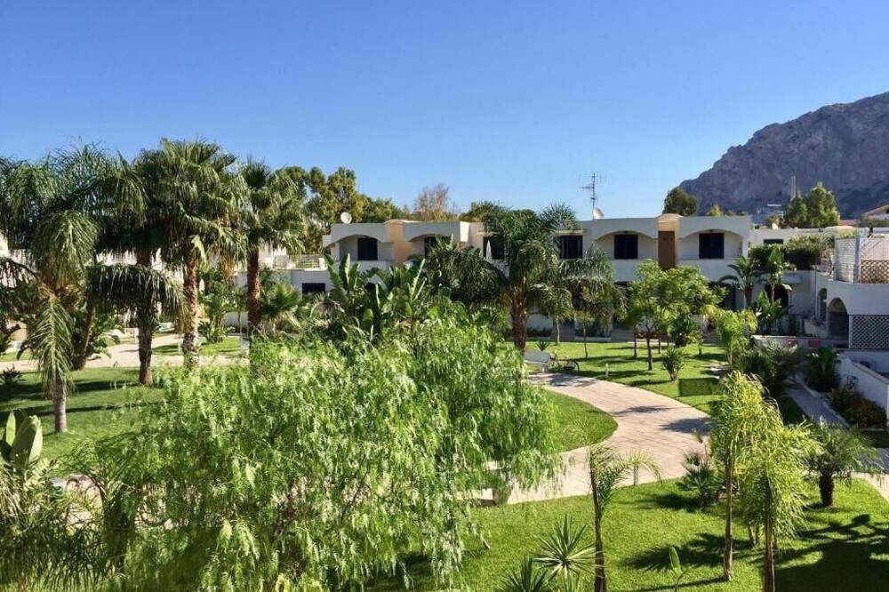 Cozy solution in residence ideal for children, very close to the sea. in Isola delle Femmine, Provincia de Palermo
