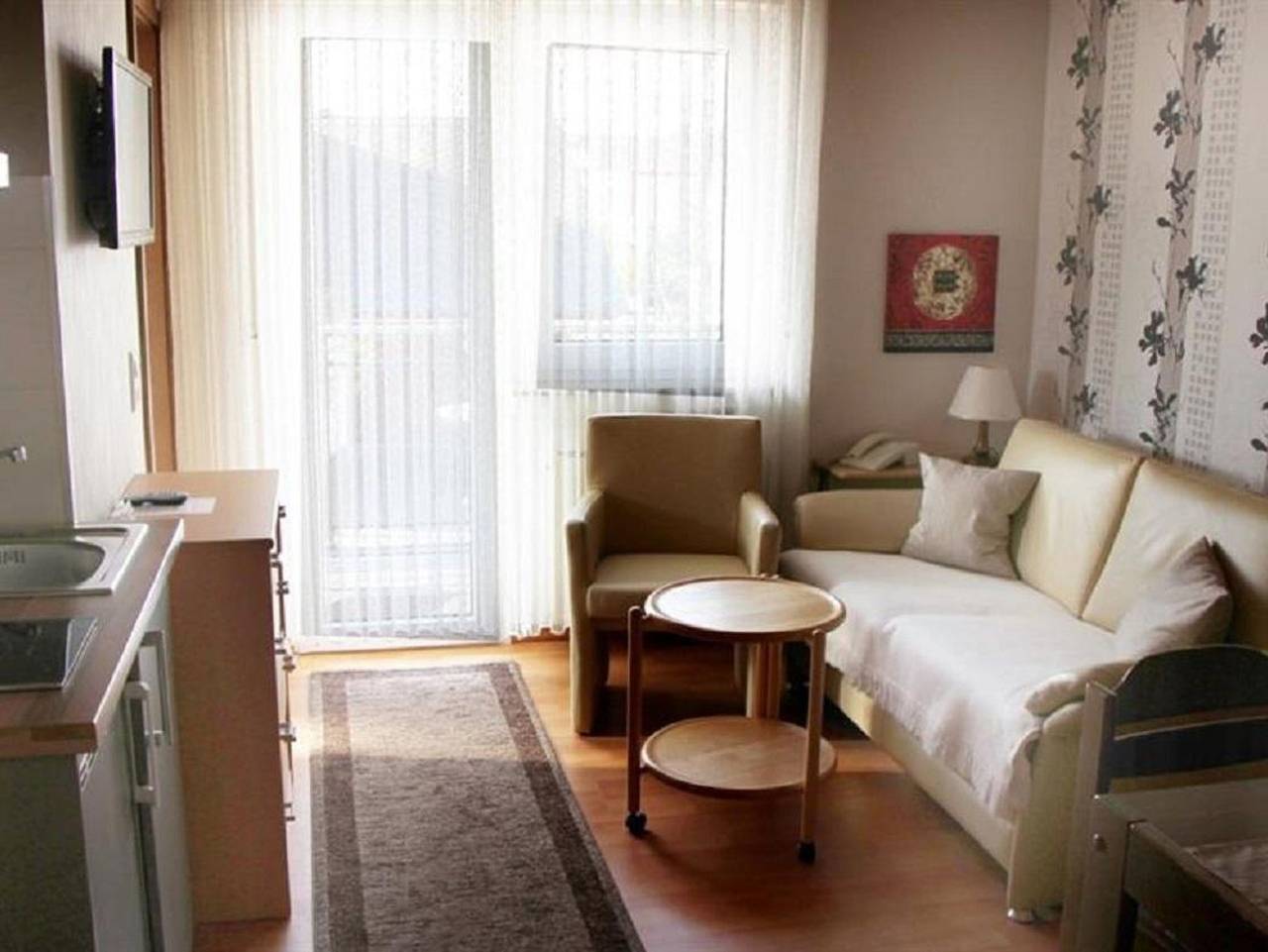 Ganze Ferienwohnung, Pension Wagner - Fewo 3  (mit Balkon) in Schweich, Moseleifel