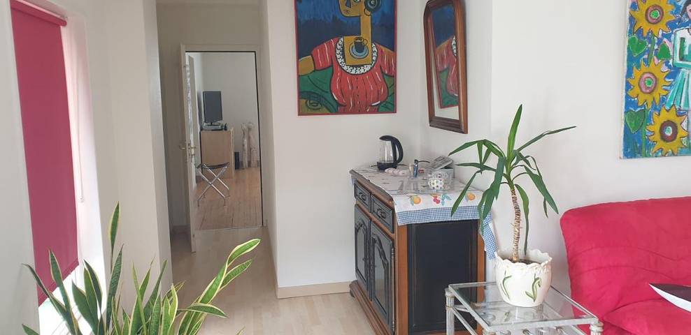 Gîte pour 3 personnes, avec piscine ainsi que vue et balcon à La Flocellière - 2