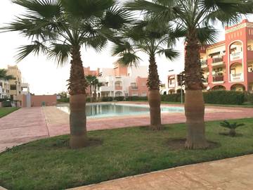 Gîte pour 9 personnes, avec piscine et jardin dans Madagh