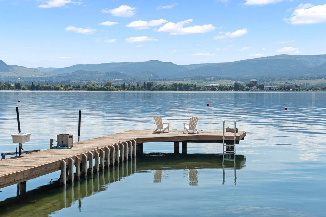 Lakeside Tranquility in Crystal Mountain
