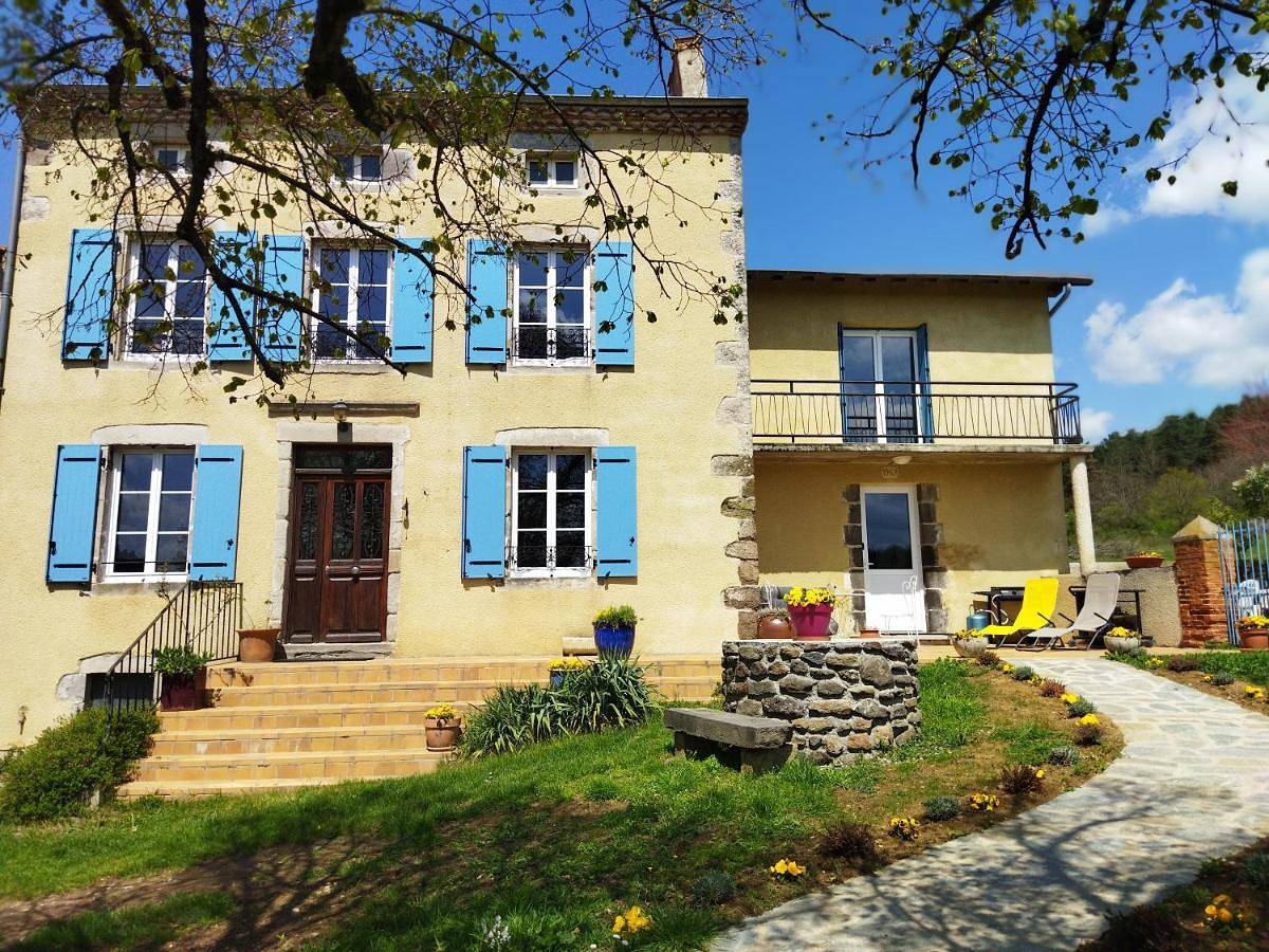 Five-Bedroom House in Domeyrat, Parc Naturel Régional Livradois-Forez
