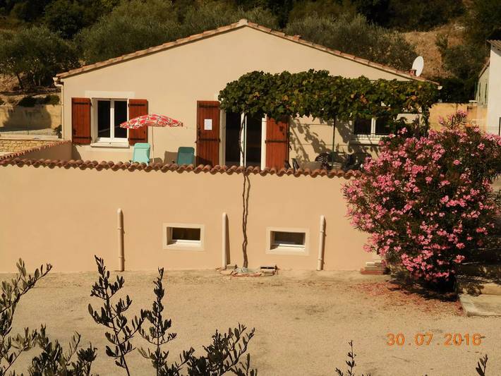 Location de vacances pour 8 personnes, avec jardin et piscine à Le Barroux - 2