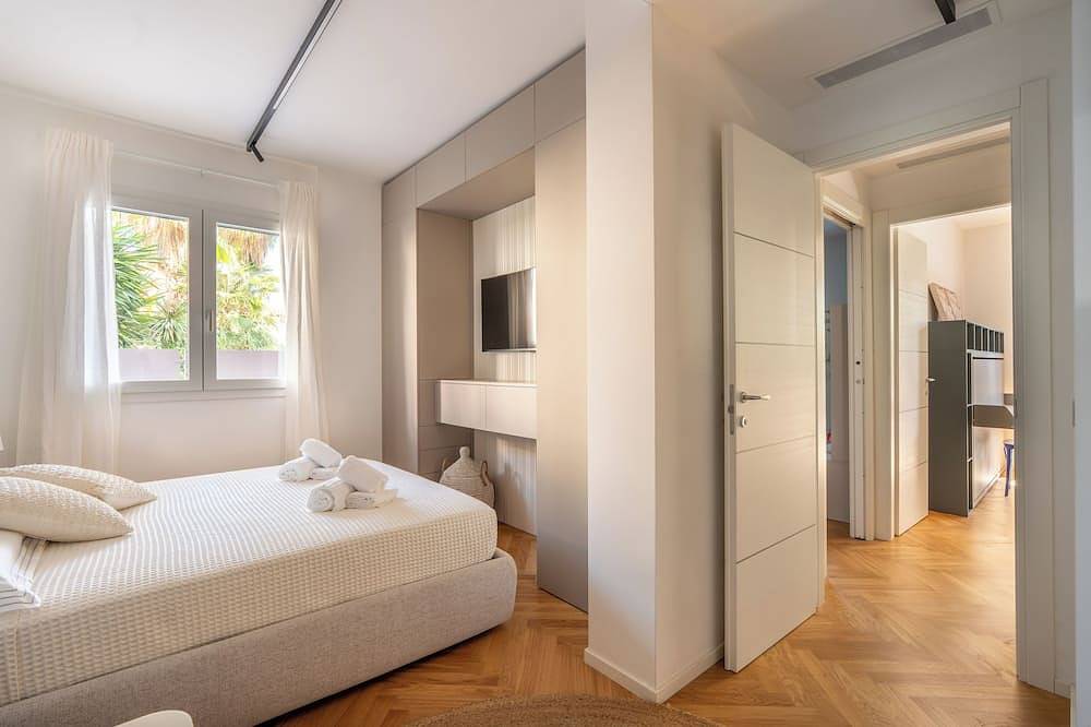 Aurea 27 - 5 Min Walk to Beach & Private Garden in Taggia (City), Taggia