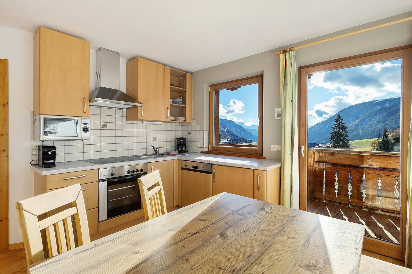 Ganze Wohnung, Apartment "Burgerhof Dolomiten" mit Bergblick, großer Privatterrasse und Wlan in Villgratner Berge, Gsies
