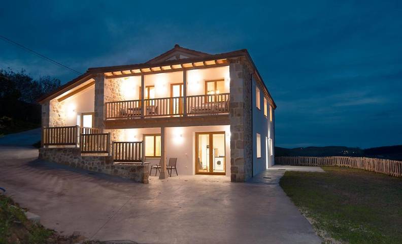 Apartamento para 4 personas, con Terraza además de Jardín y Vistas en Bárcena de Cicero