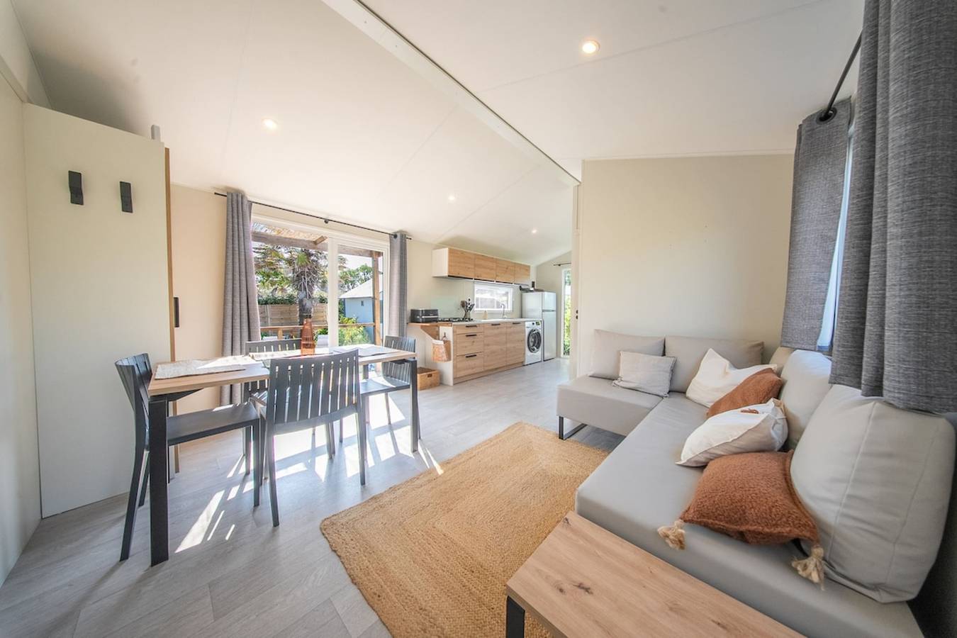Bord de mer : Mobil-home Neuf avec Jardin in Plage de Port Fontaine-Lomener, Ploemeur
