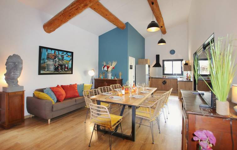 Acogedor apartamento de 1 dormitorio con WiFi y aparcamiento, a 2,5 km de Saint-Alban-Auriolles in Labeaume, Ardèche